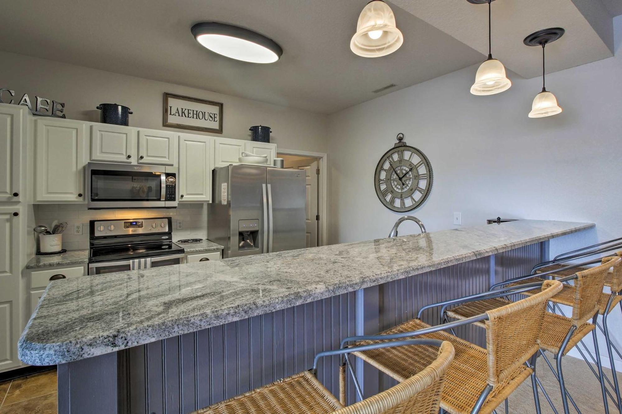 Townhouse With Shared Dock On Lake Of The Ozarks! Экстерьер фото